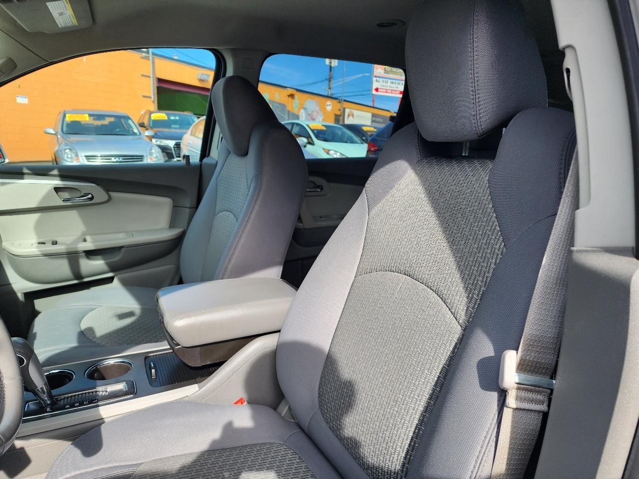 Chevrolet Traverse LT AWD 2012