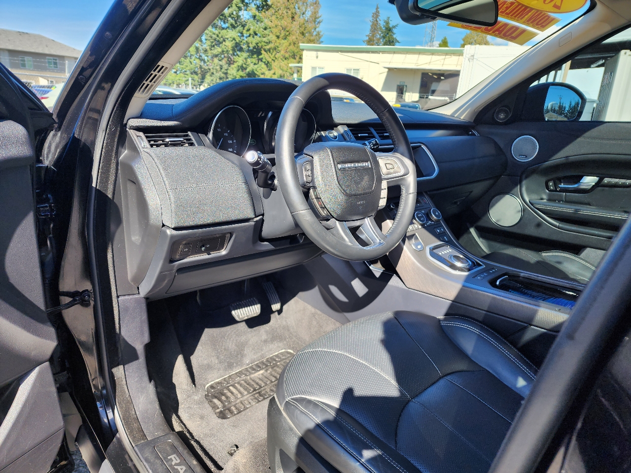 2018 Land Rover Range Rover Evoque HSE photo 12