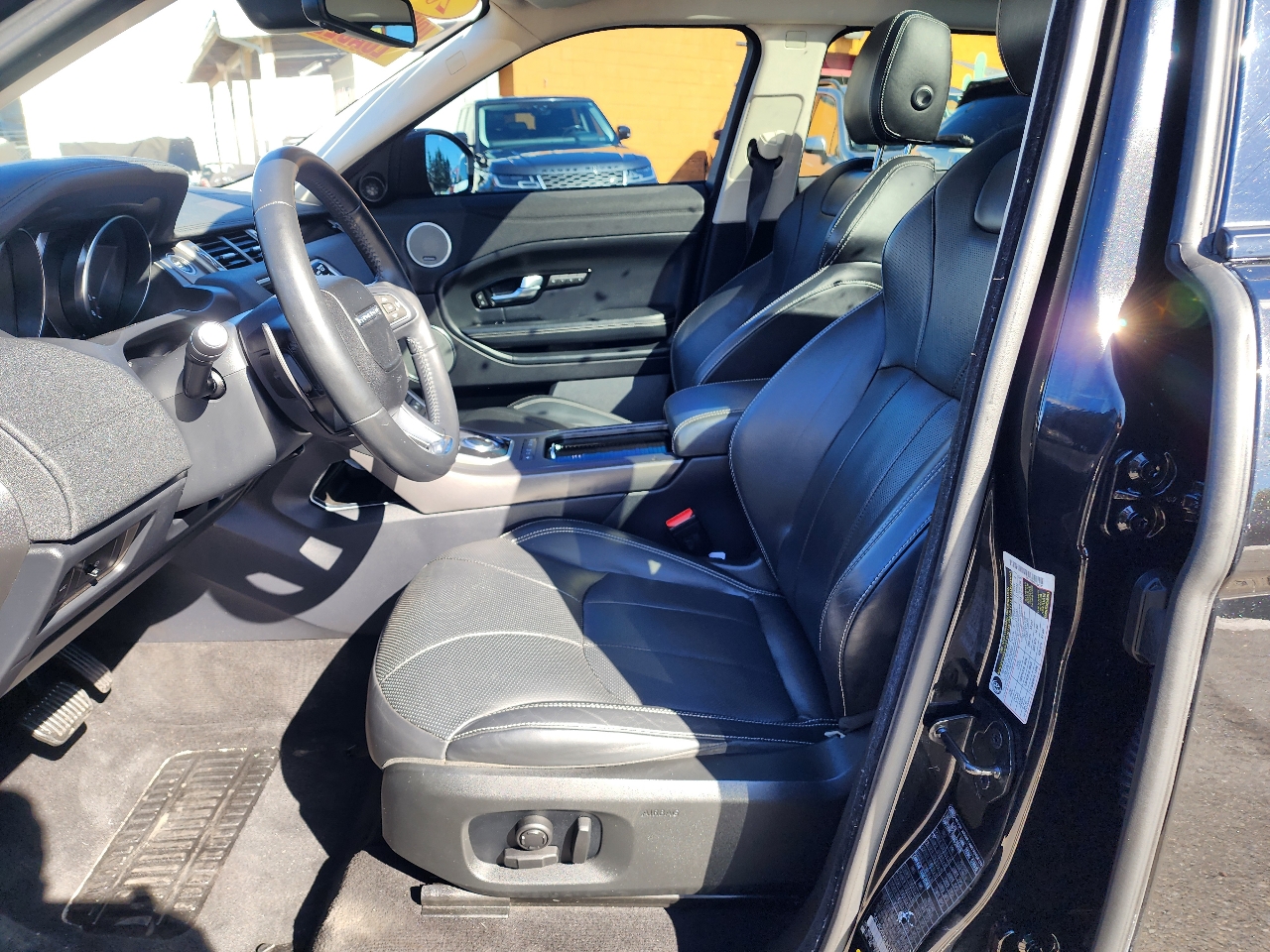 2018 Land Rover Range Rover Evoque HSE photo 13