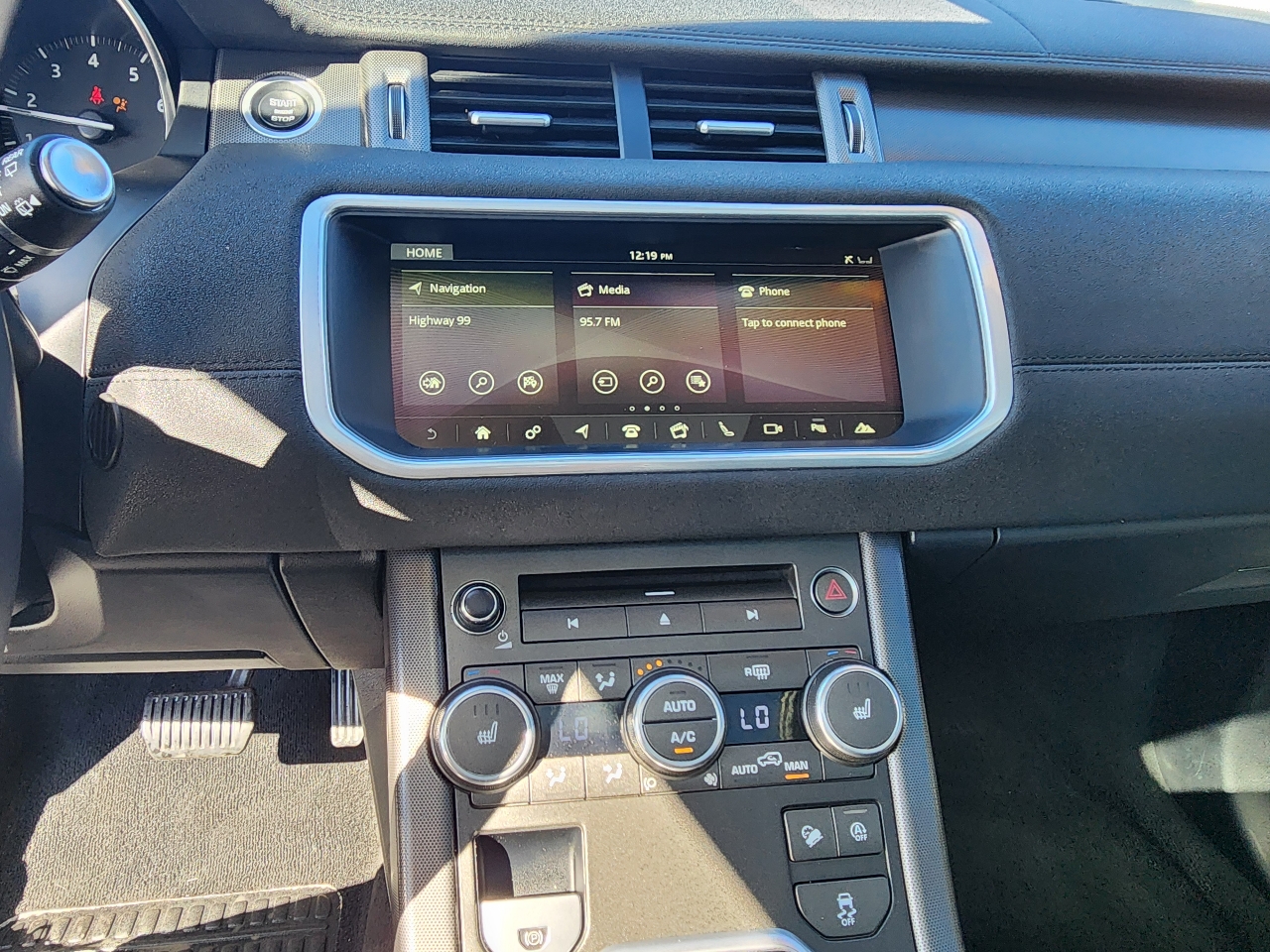 2018 Land Rover Range Rover Evoque HSE photo 19