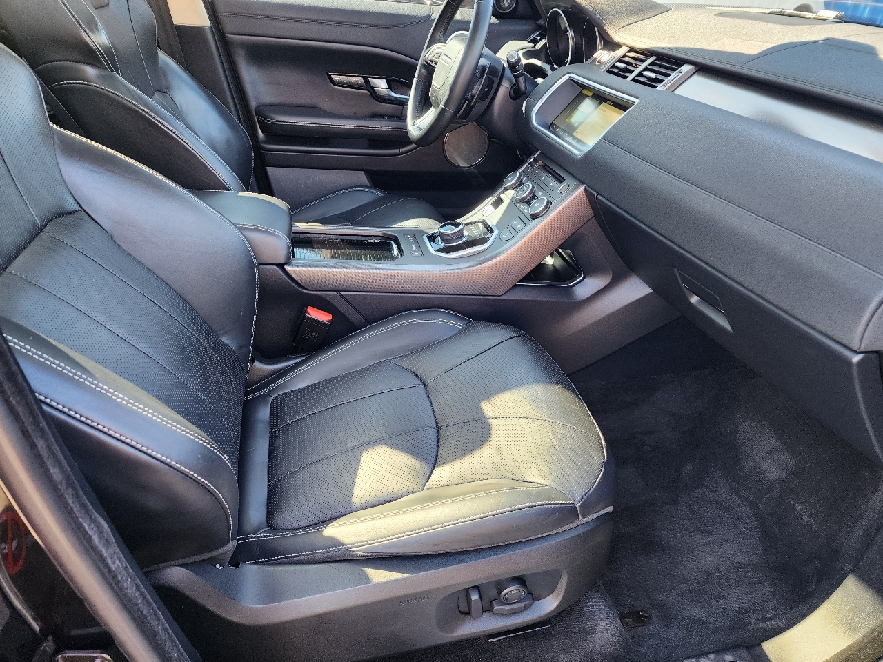 2018 Land Rover Range Rover Evoque HSE photo 30
