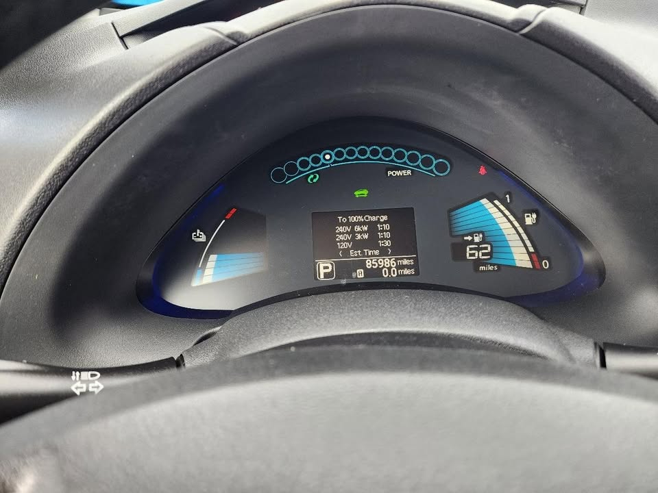Nissan Leaf S 2015