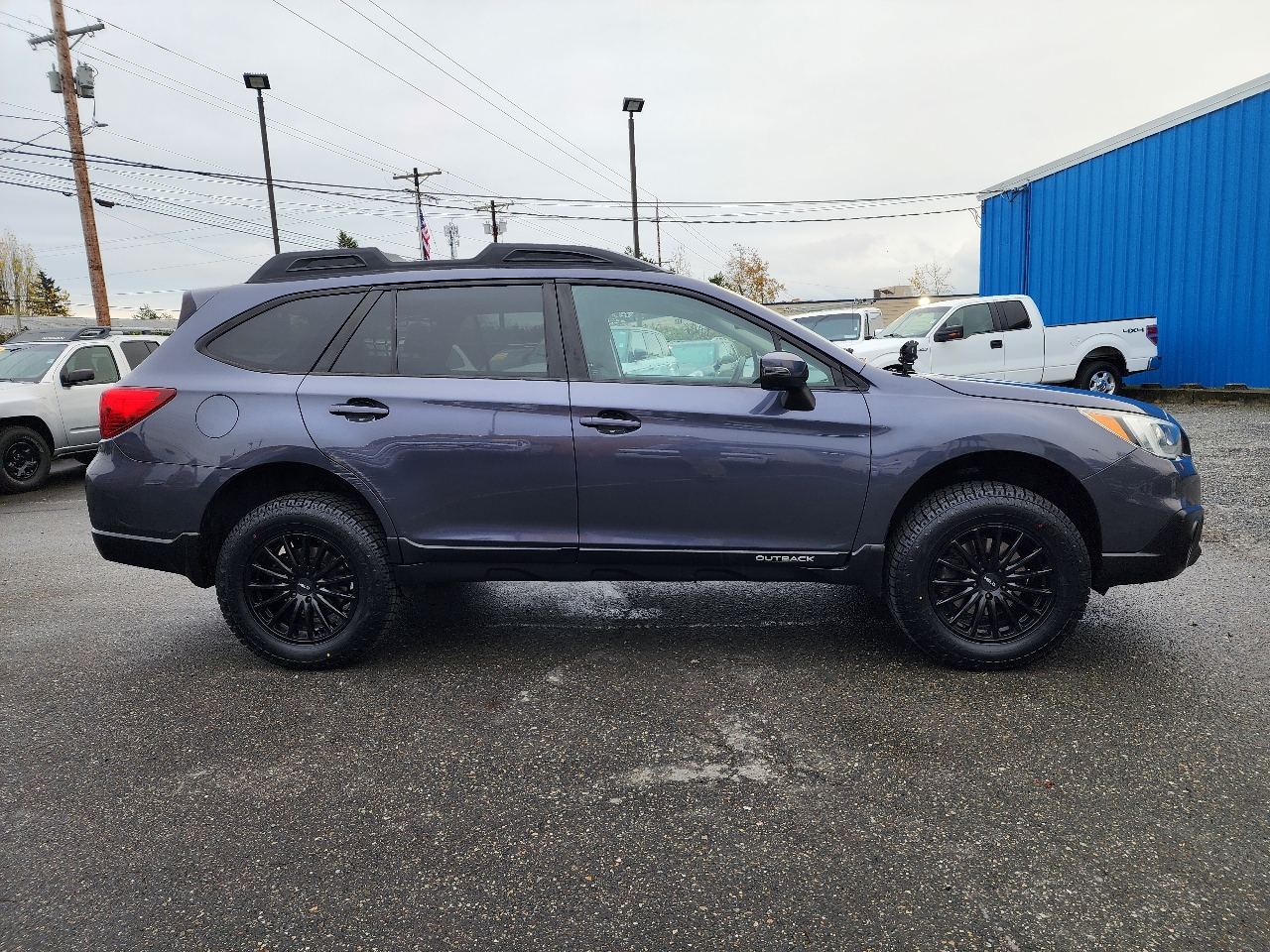 2017 Subaru Outback 2.5i Premium photo 3