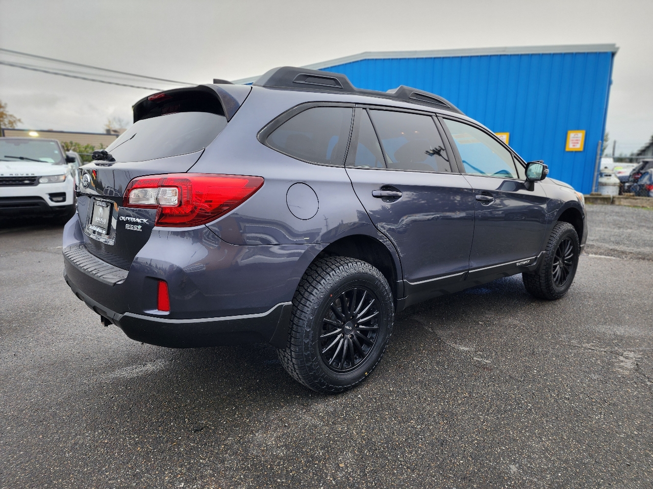 2017 Subaru Outback 2.5i Premium photo 4