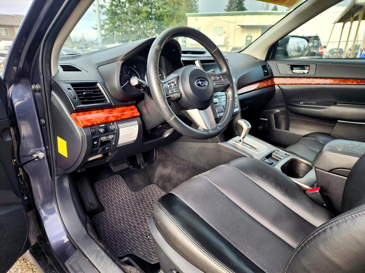 Subaru Outback 2.5i Limited 2011