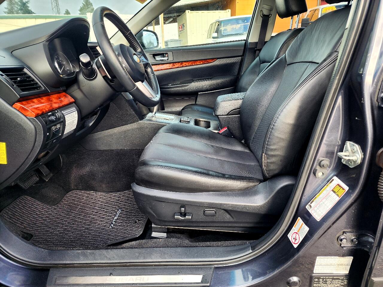 Subaru Outback 2.5i Limited 2011