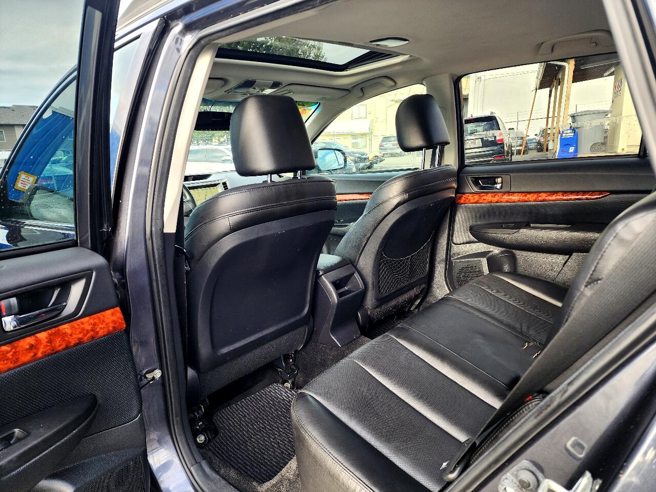 Subaru Outback 2.5i Limited 2011