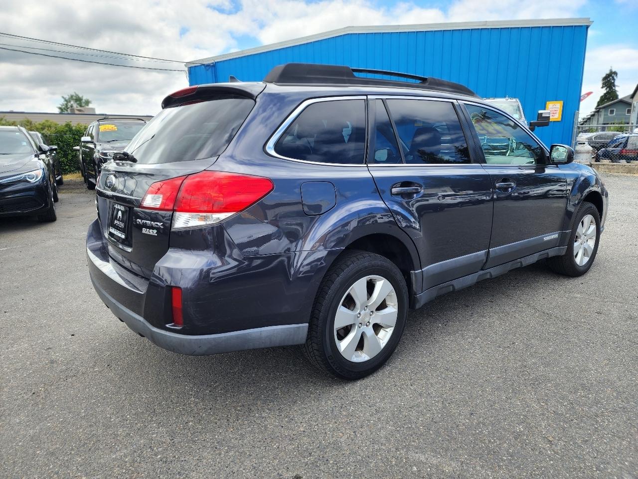 Subaru Outback 2.5i Limited 2011