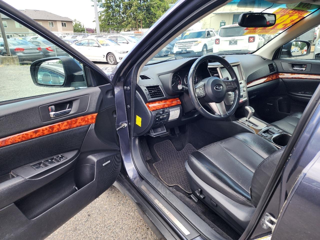 Subaru Outback 2.5i Limited 2011