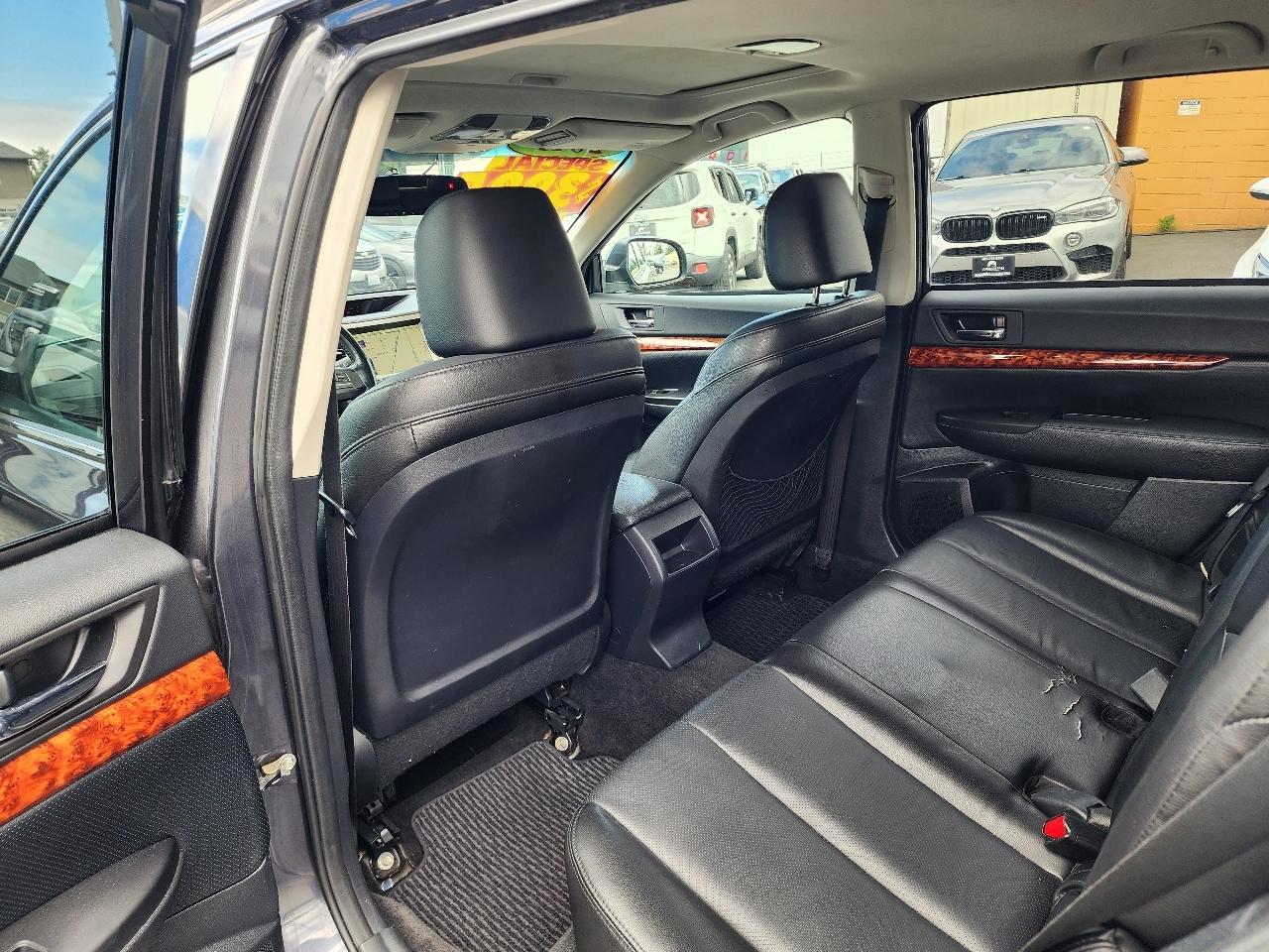 Subaru Outback 2.5i Limited 2011