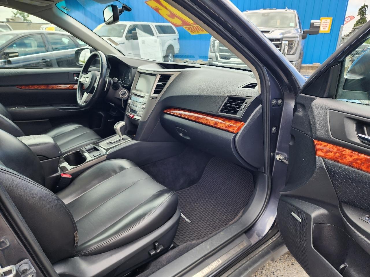 Subaru Outback 2.5i Limited 2011