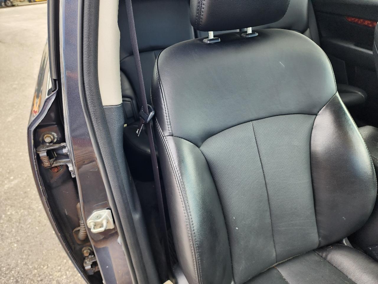 Subaru Outback 2.5i Limited 2011