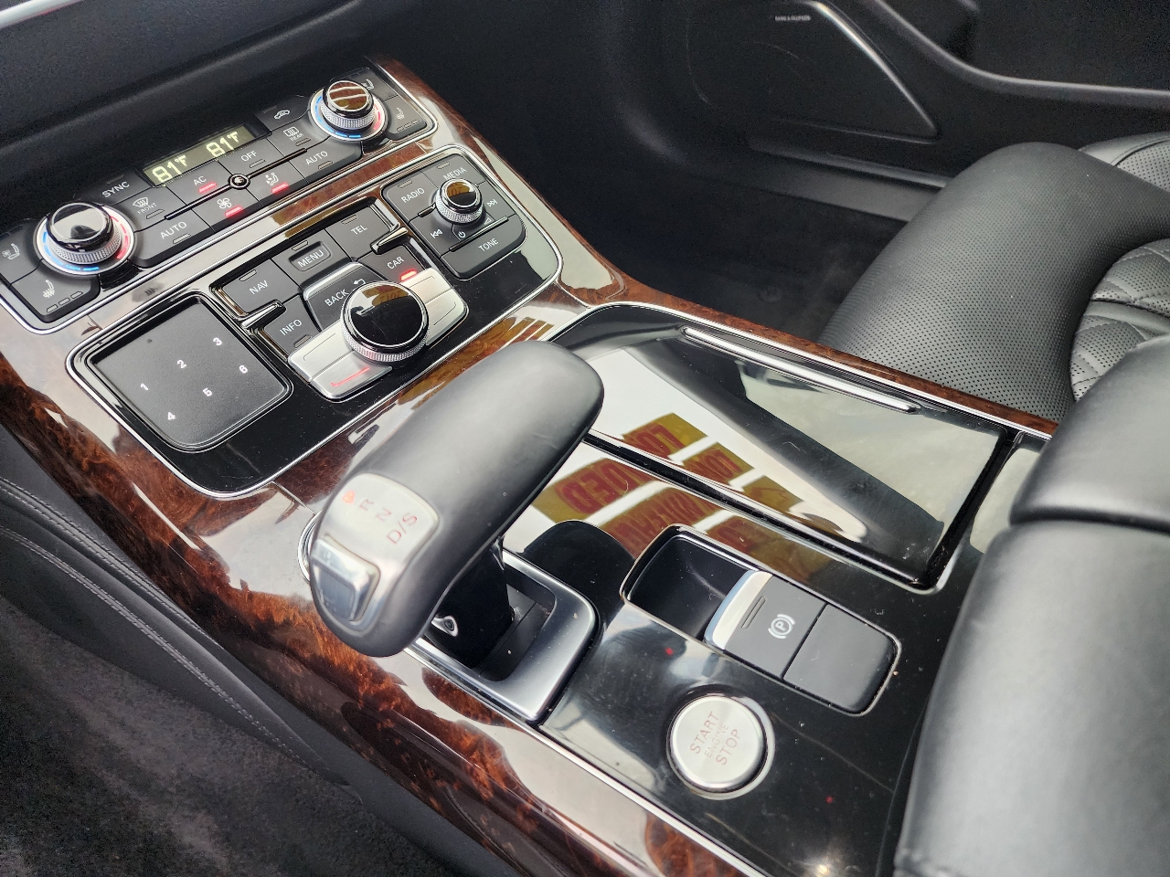 Audi A8 4.2 Quattro 2012