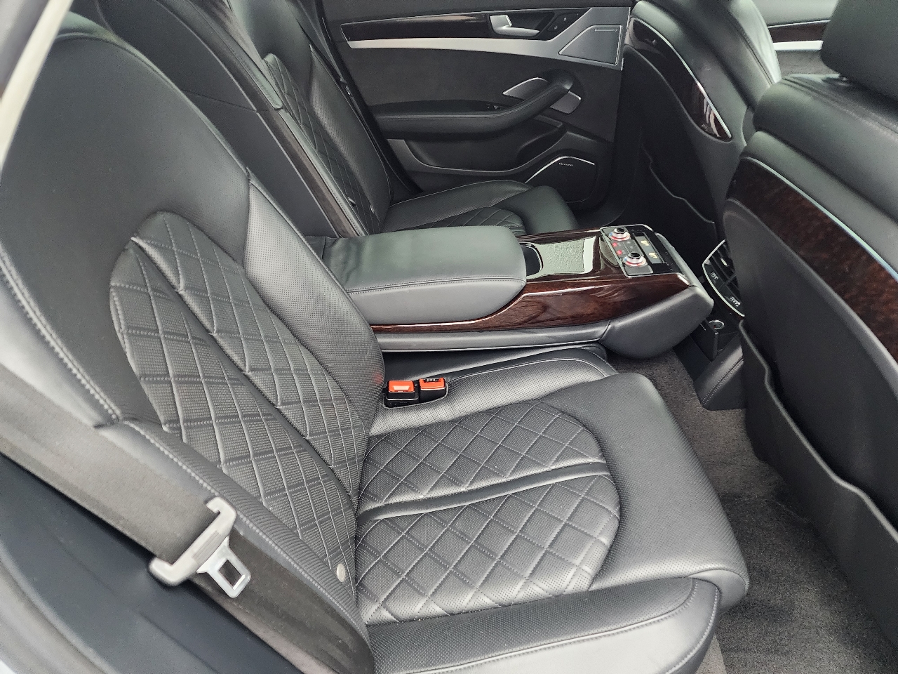 Audi A8 4.2 Quattro 2012