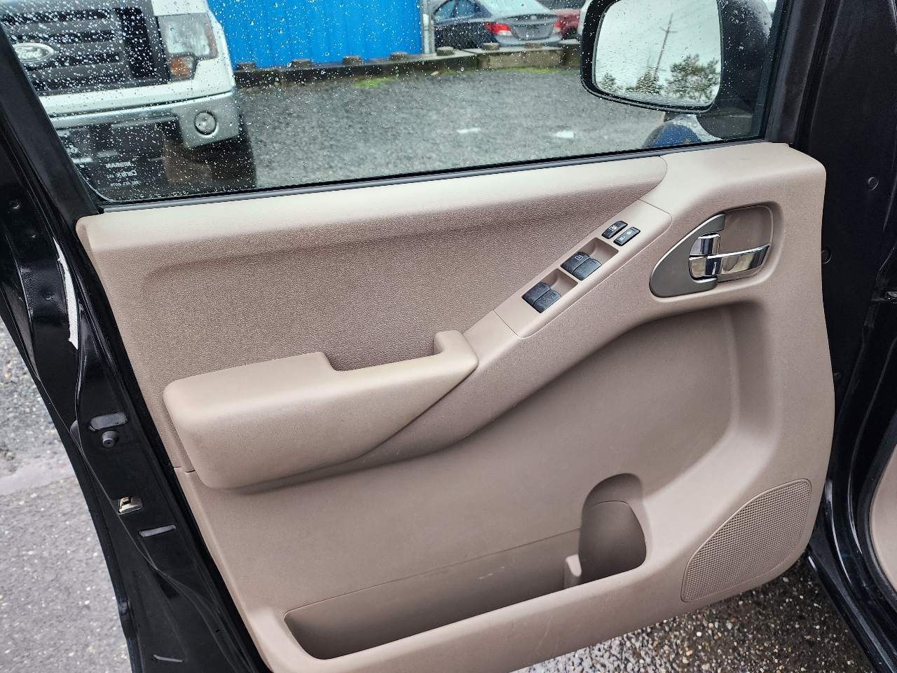 Nissan Frontier 2WD Crew Cab SWB Auto SE 2009