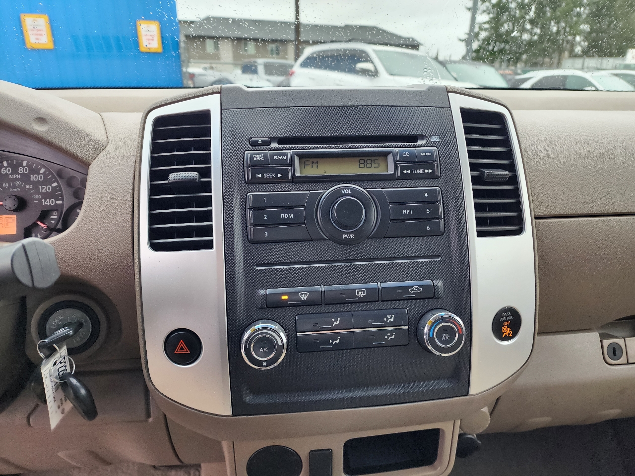 Nissan Frontier 2WD Crew Cab SWB Auto SE 2009