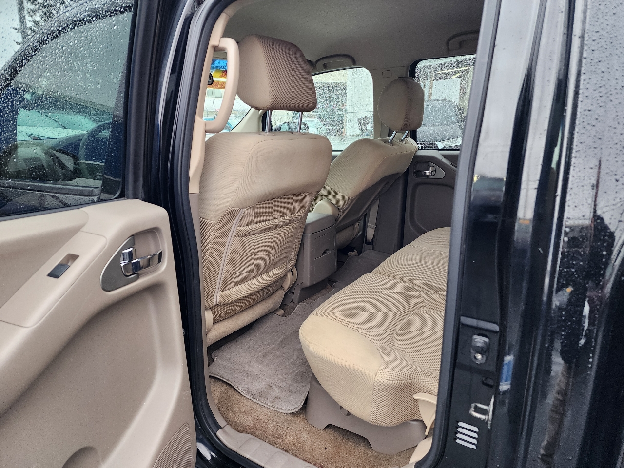 Nissan Frontier 2WD Crew Cab SWB Auto SE 2009