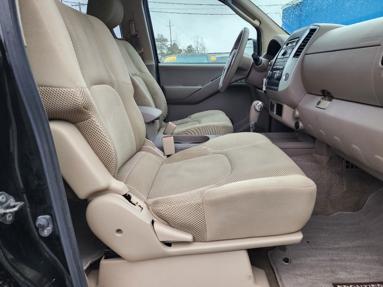 Nissan Frontier 2WD Crew Cab SWB Auto SE 2009