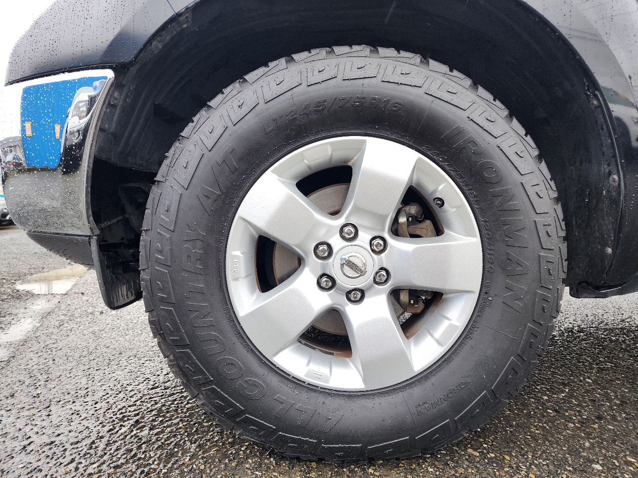 Nissan Frontier 2WD Crew Cab SWB Auto SE 2009