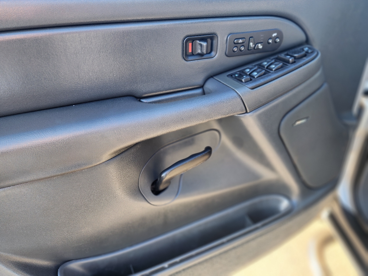 Chevrolet Avalanche LT 4WD 2004