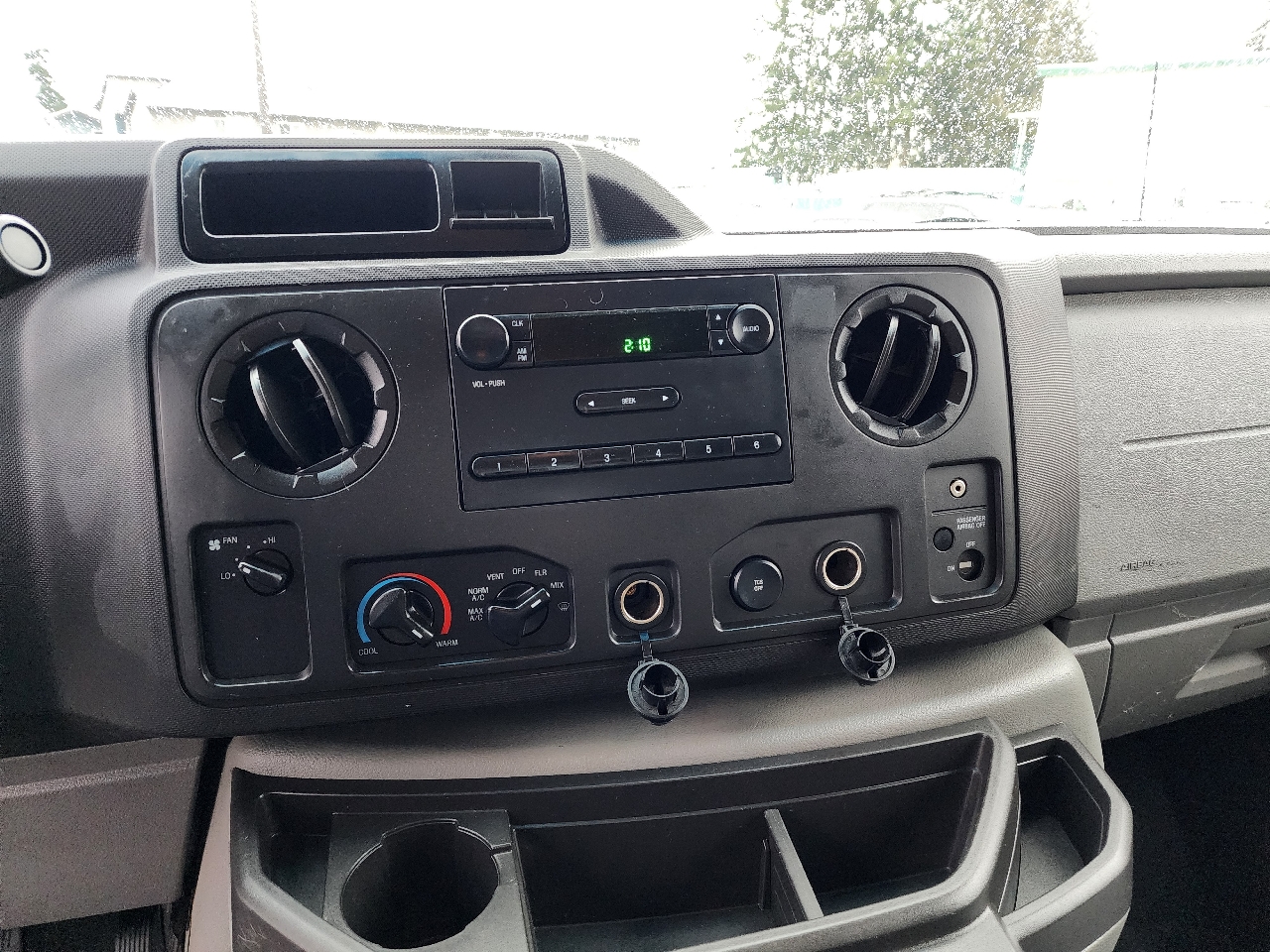 Ford Econoline Cargo Van E-250 2014