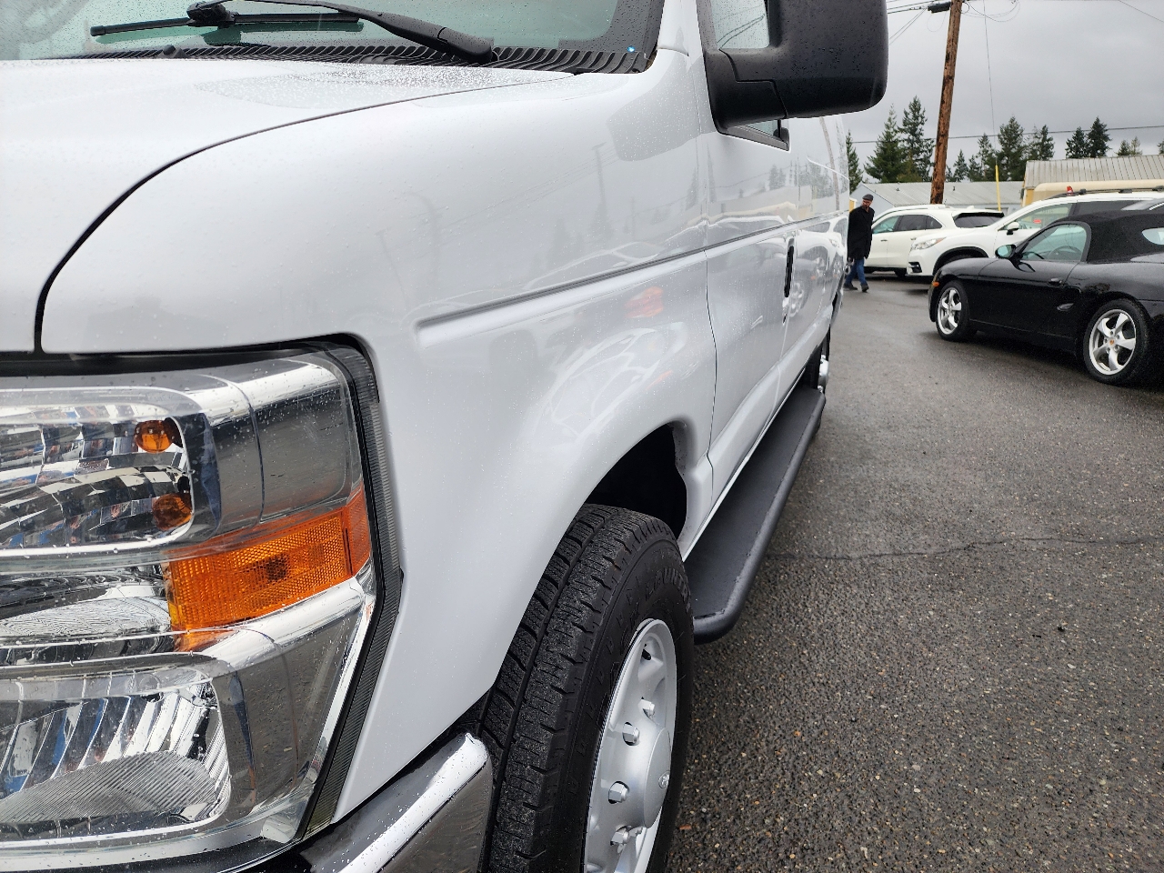 Ford Econoline Cargo Van E-250 2014