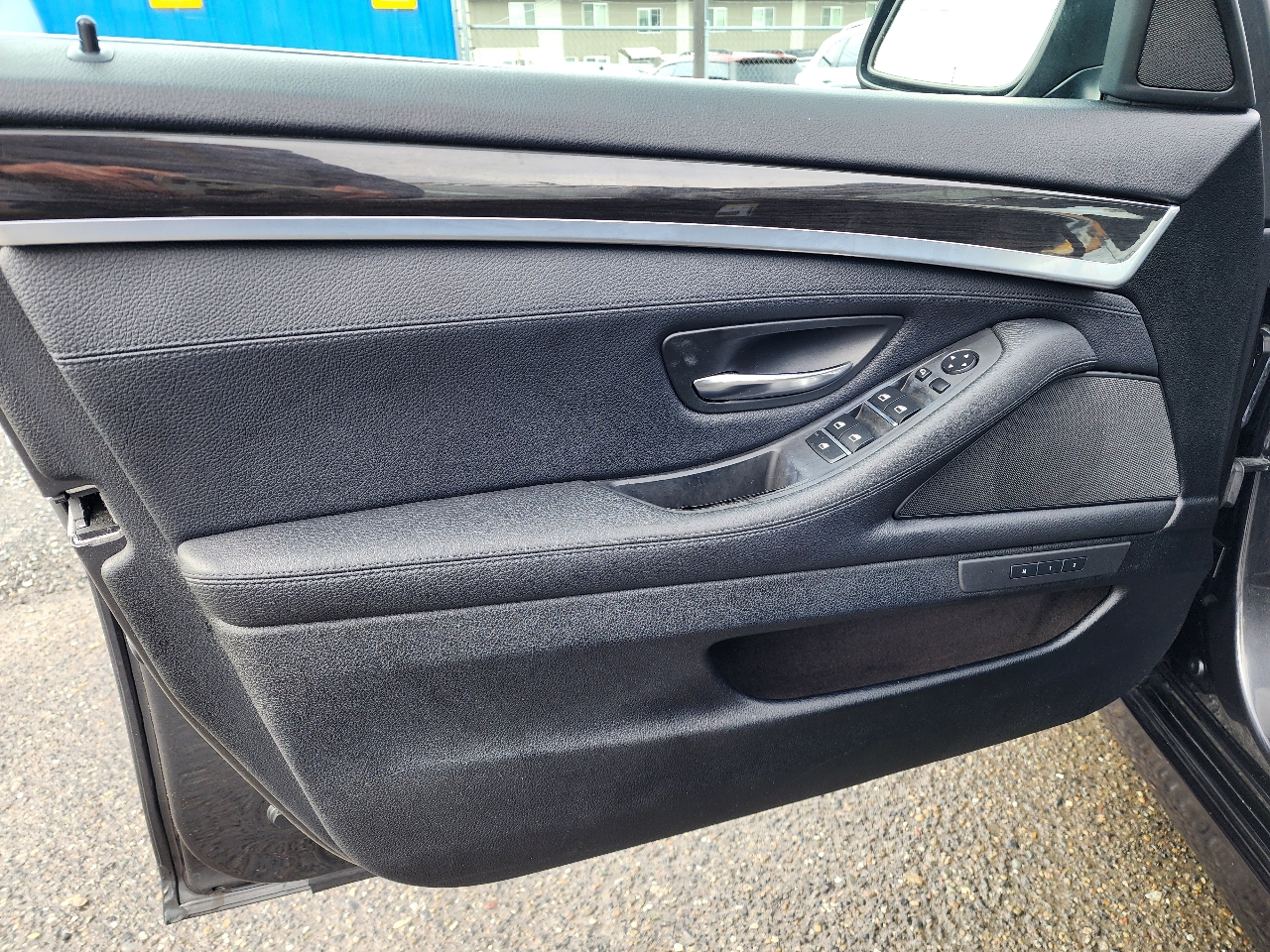 BMW 5 Series 4dr Sdn 535i xDrive AWD 2012