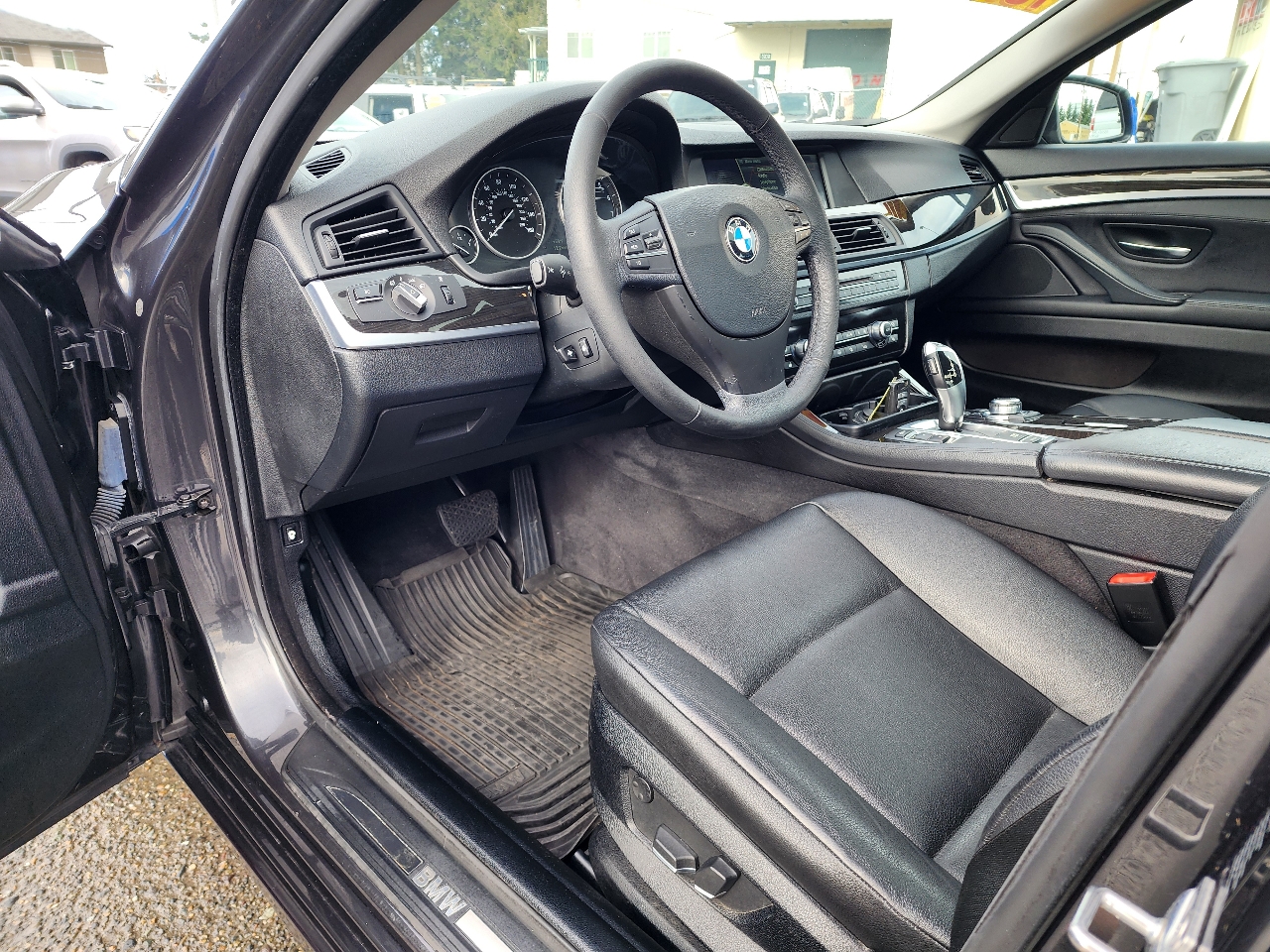 BMW 5 Series 4dr Sdn 535i xDrive AWD 2012