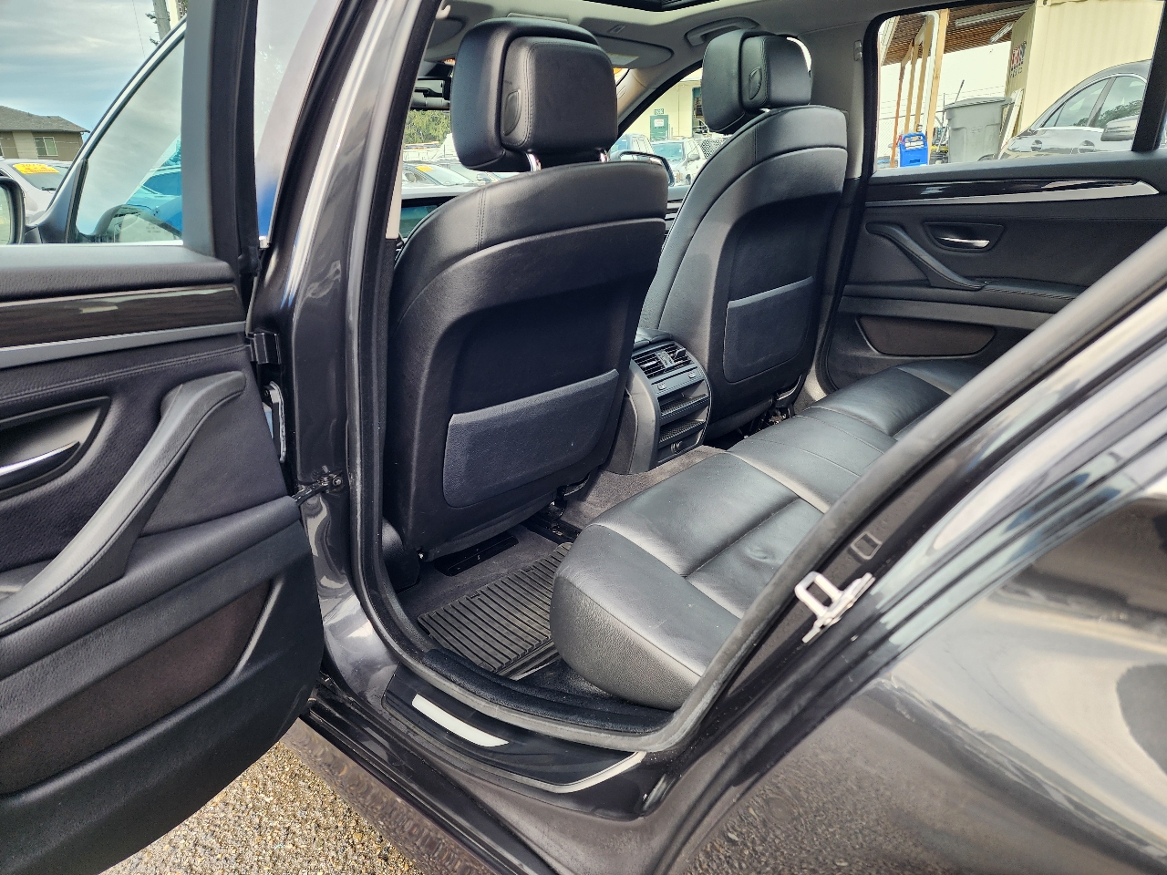 BMW 5 Series 4dr Sdn 535i xDrive AWD 2012