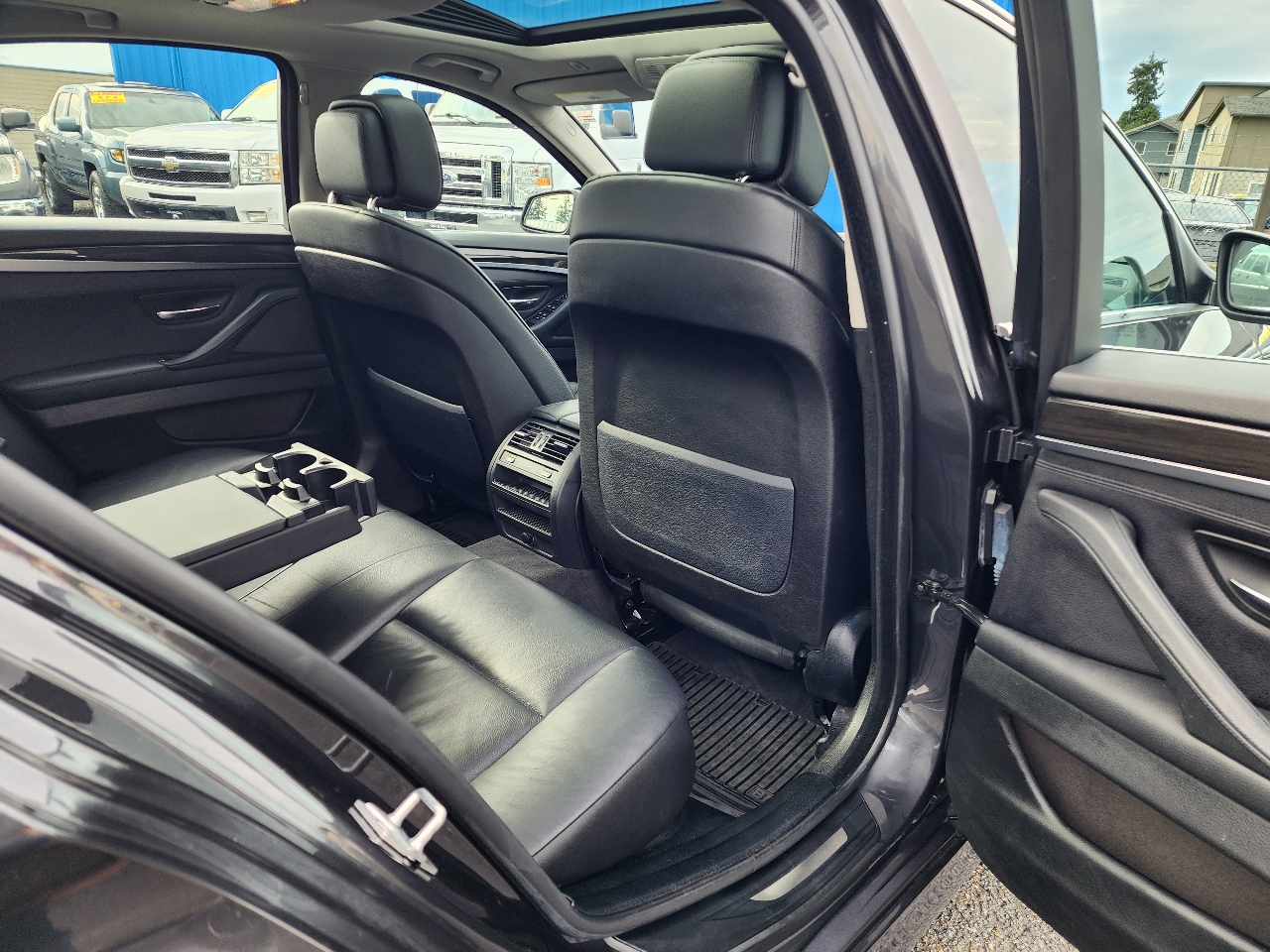 BMW 5 Series 4dr Sdn 535i xDrive AWD 2012