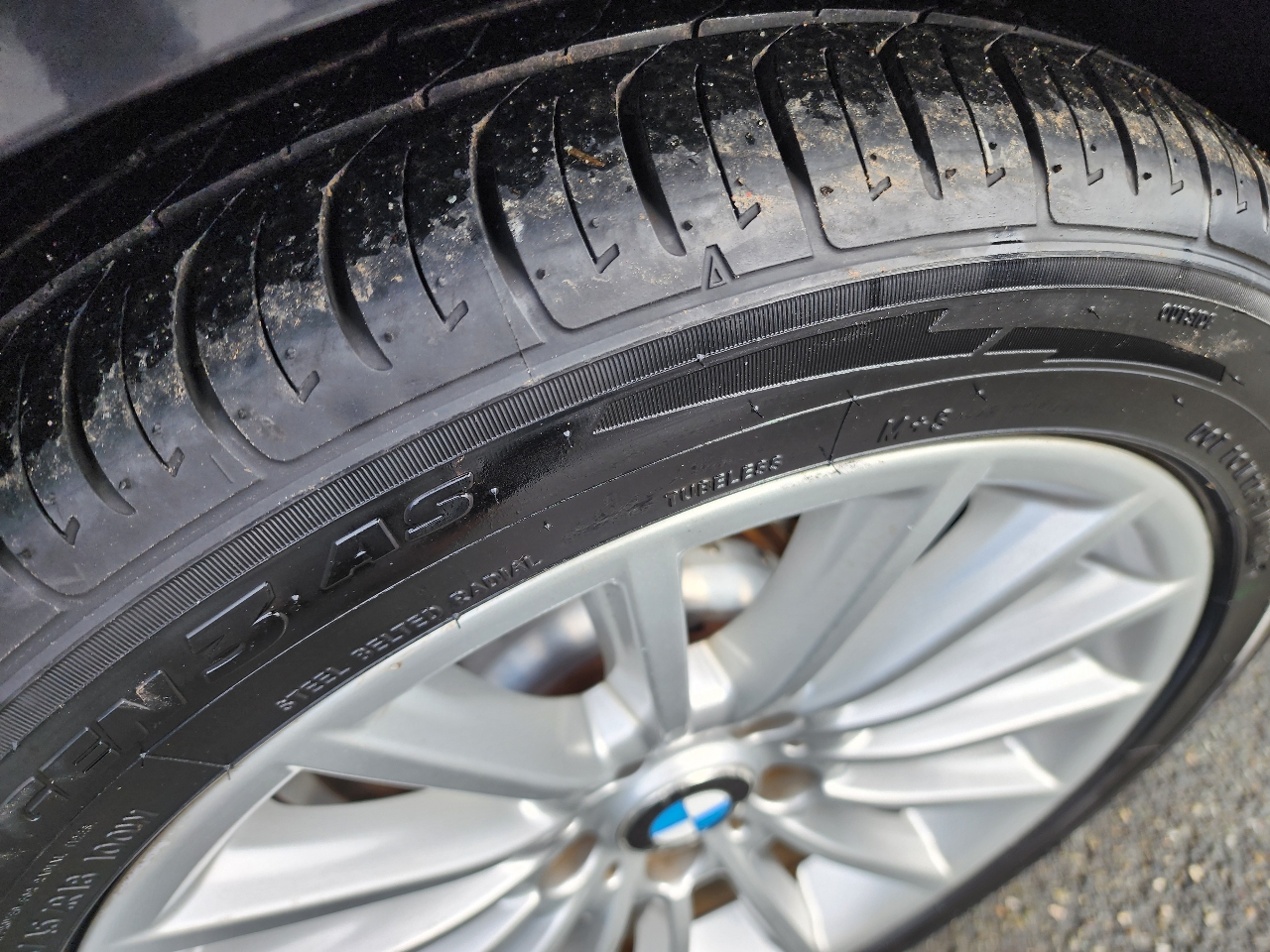 BMW 5 Series 4dr Sdn 535i xDrive AWD 2012