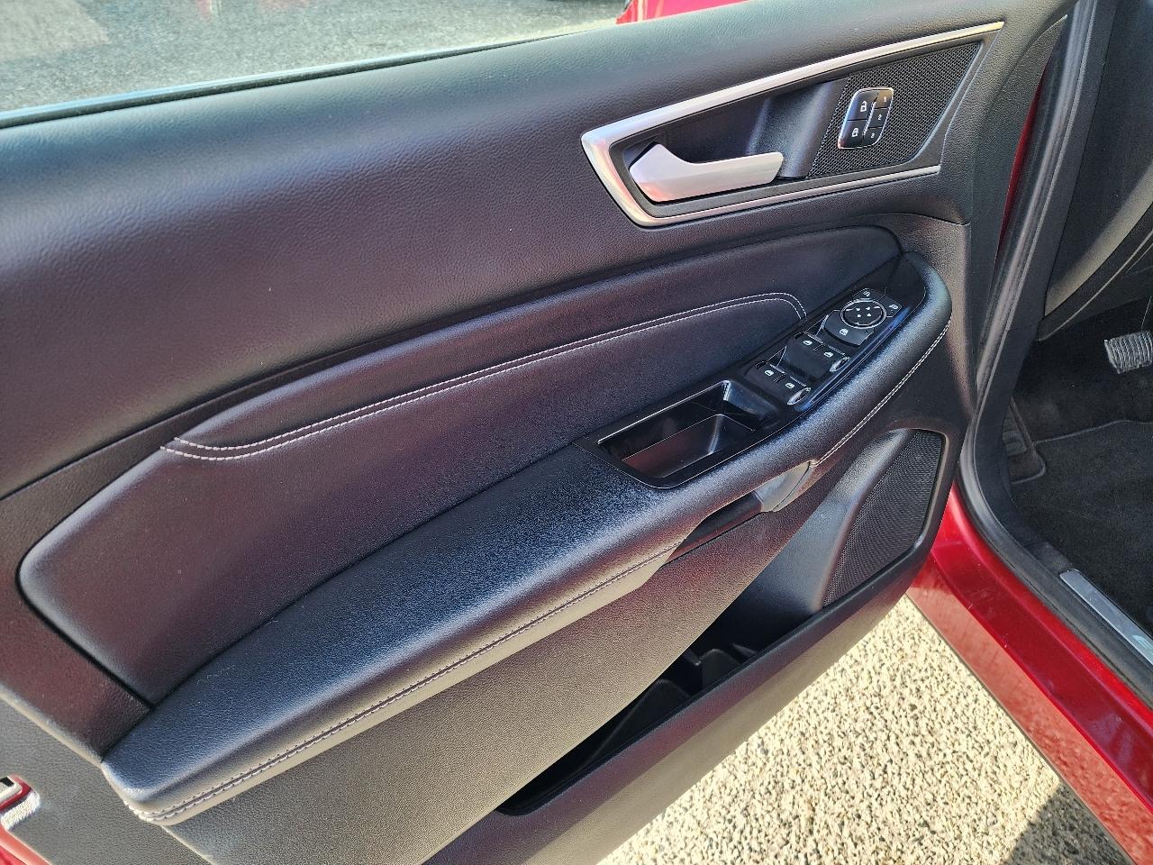 Ford Edge 4dr Titanium AWD 2016