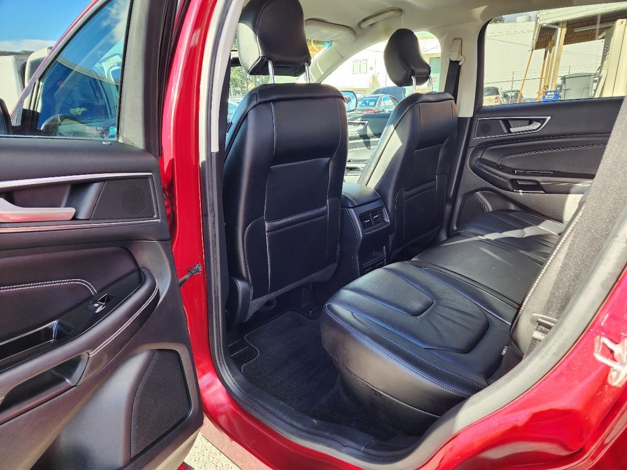 Ford Edge 4dr Titanium AWD 2016