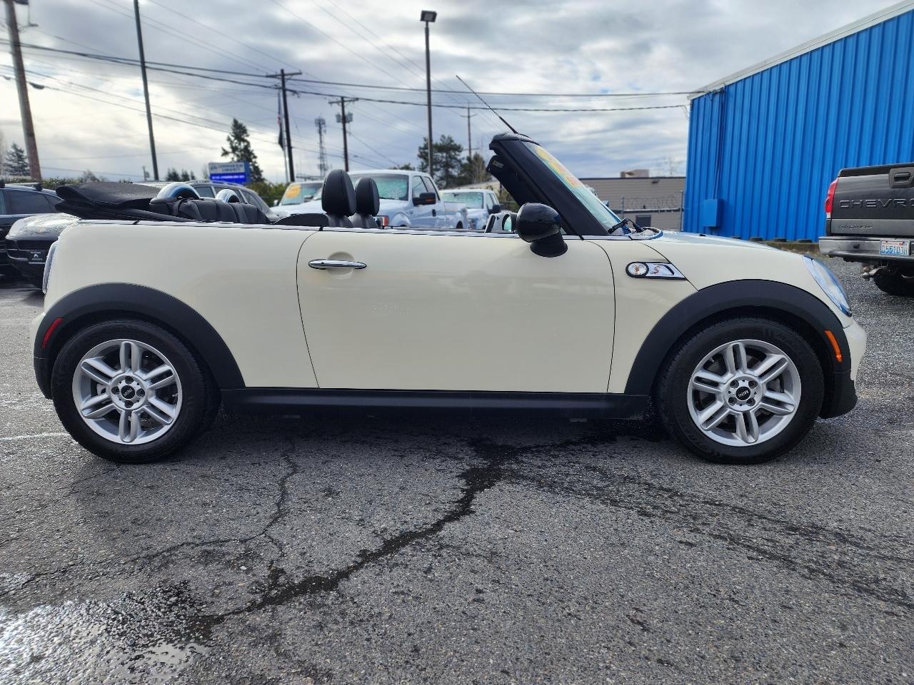 MINI Cooper S Convertible 2012