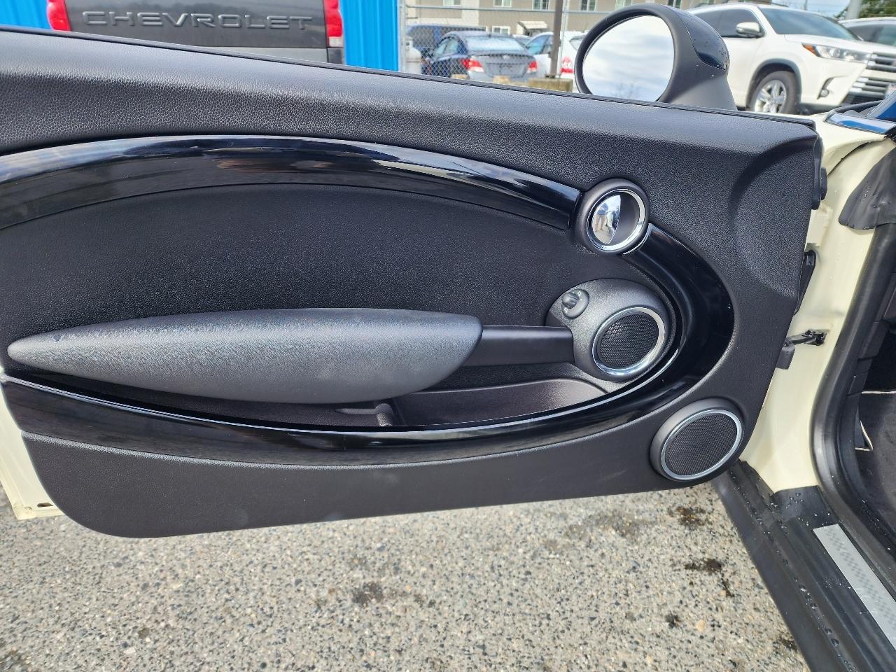 MINI Cooper S Convertible 2012