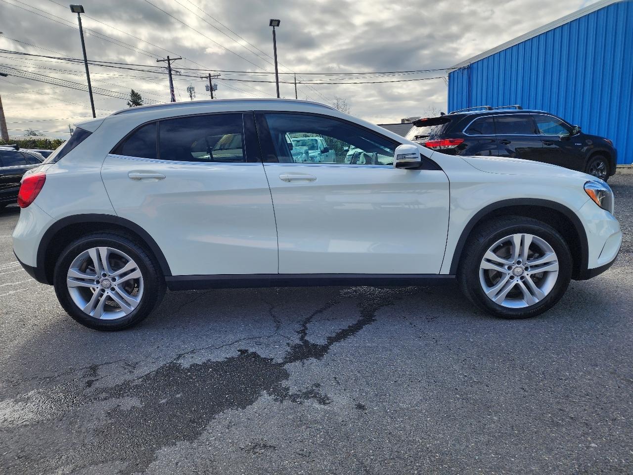 Mercedes-Benz GLA  2017