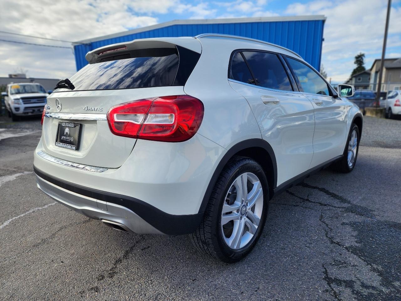 Mercedes-Benz GLA  2017