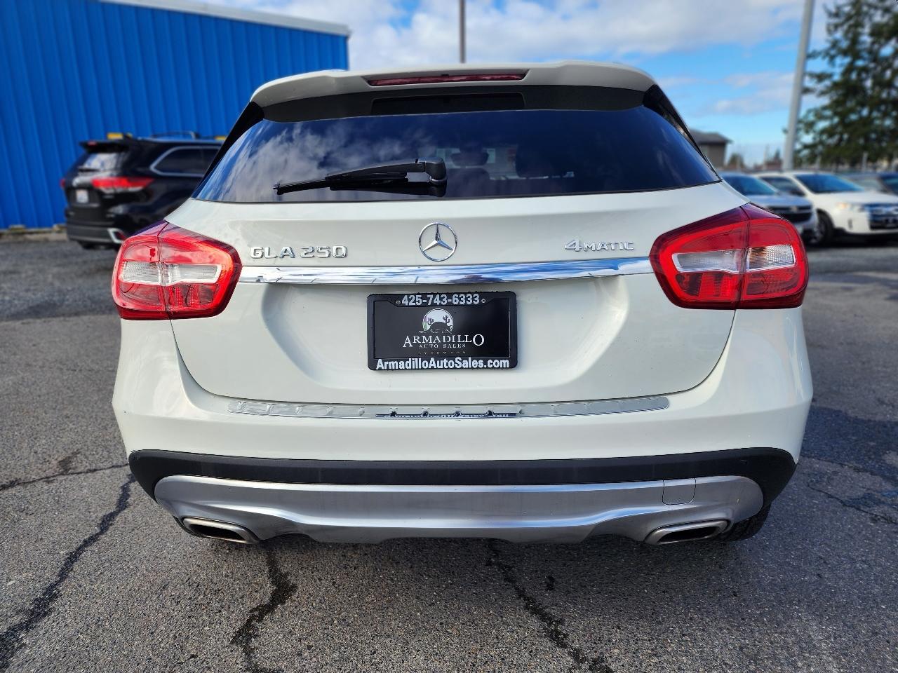 Mercedes-Benz GLA  2017