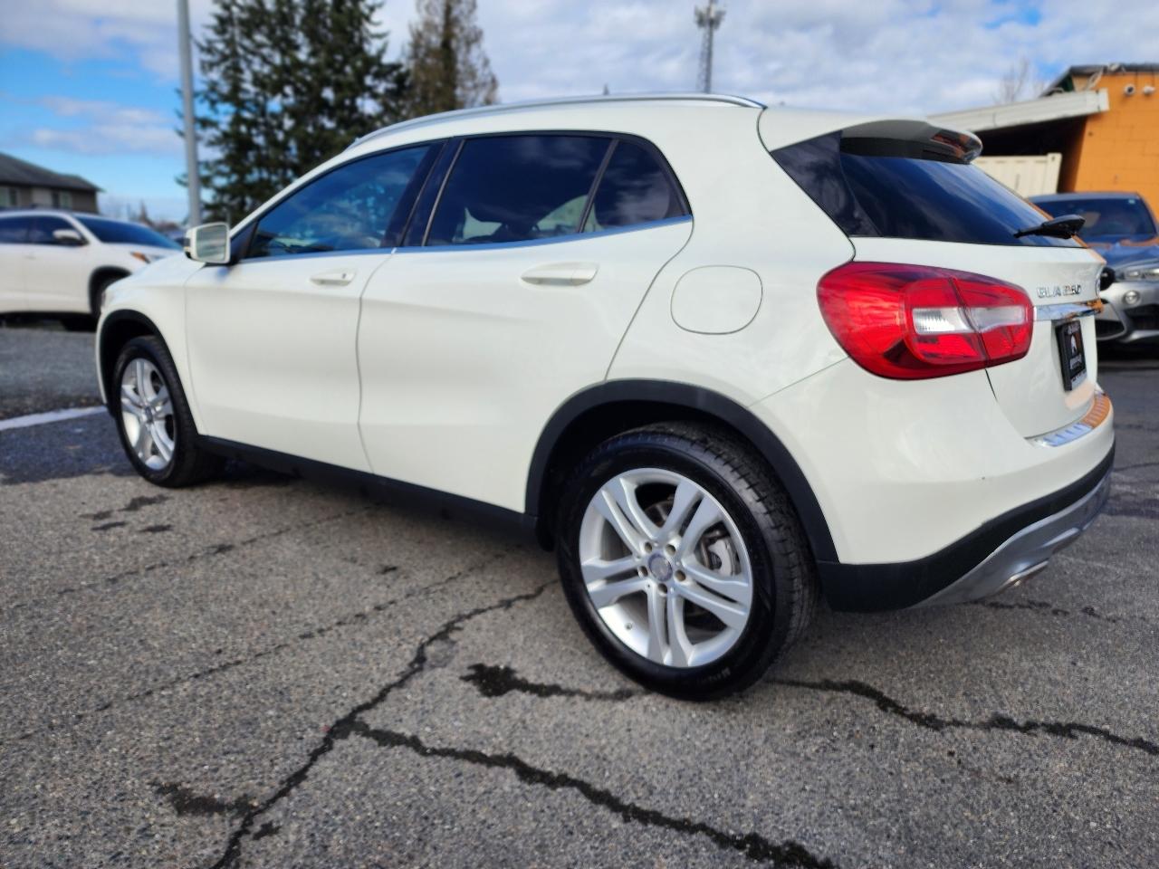 Mercedes-Benz GLA  2017