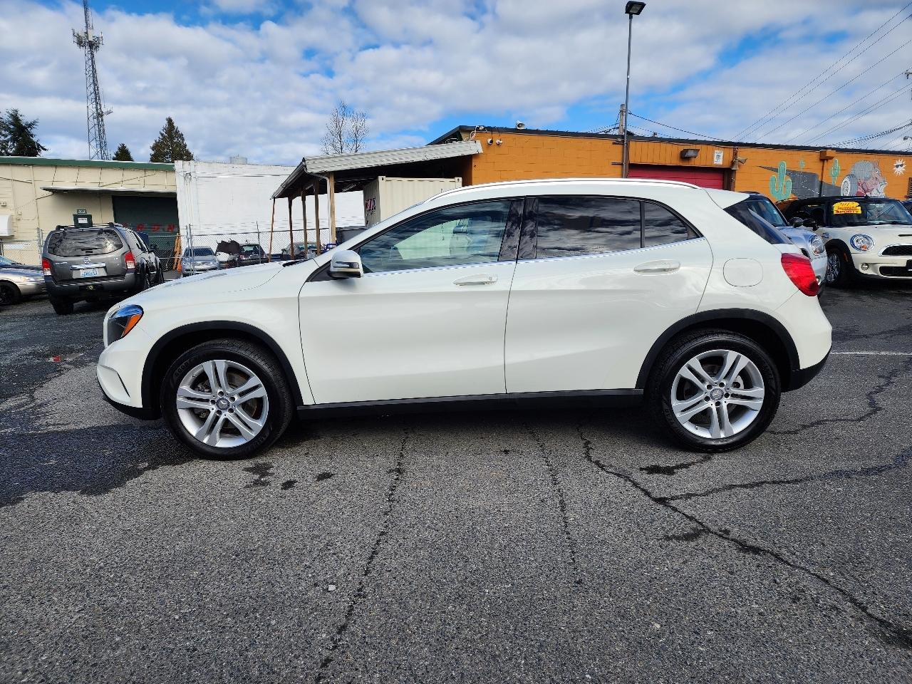 Mercedes-Benz GLA  2017