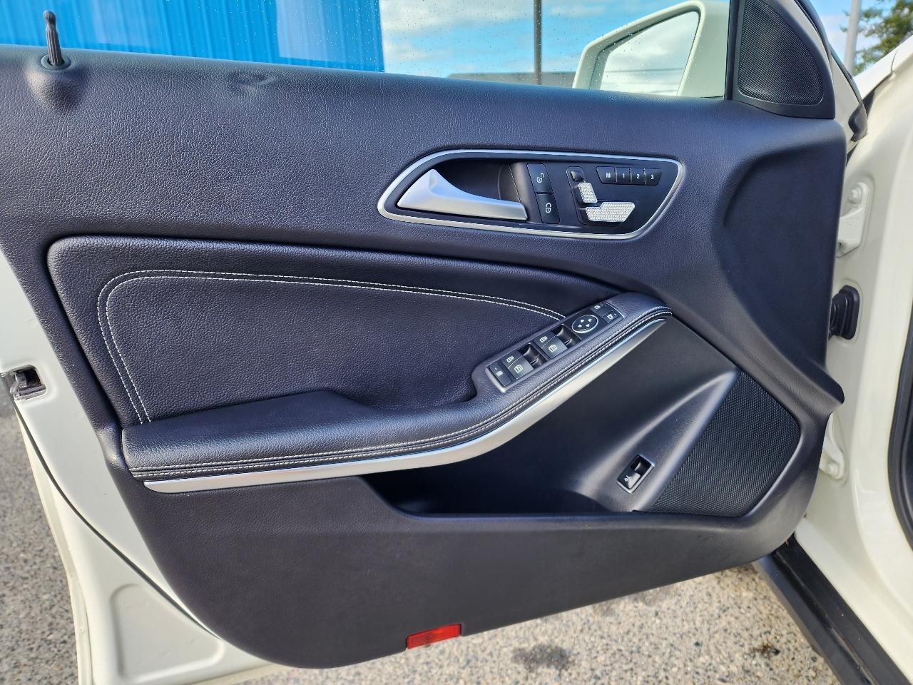 Mercedes-Benz GLA  2017