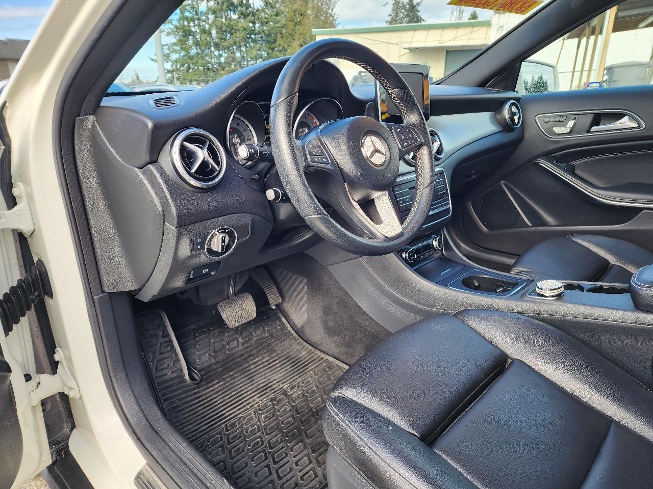 Mercedes-Benz GLA  2017