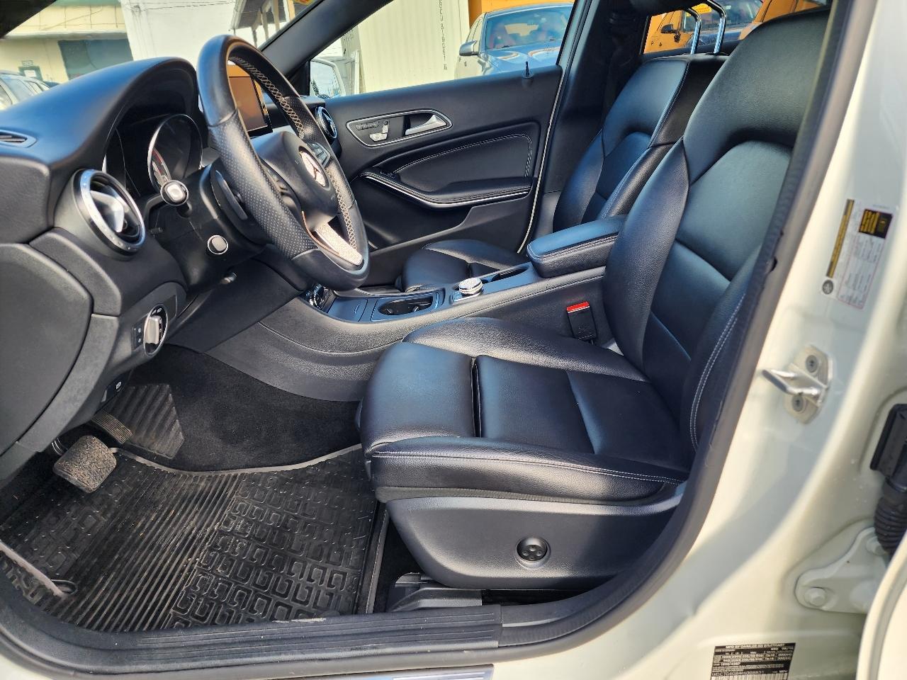 Mercedes-Benz GLA  2017