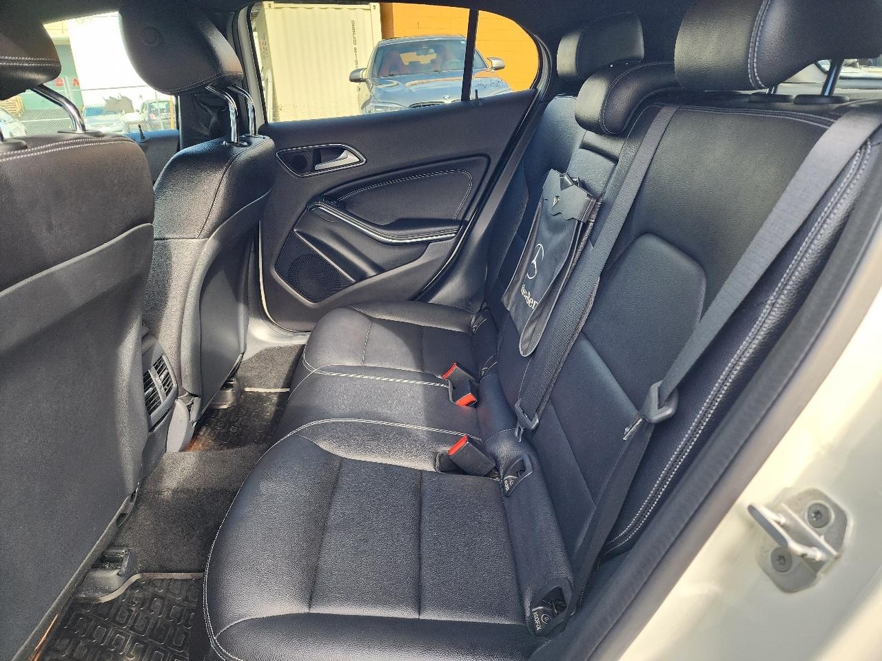 Mercedes-Benz GLA  2017