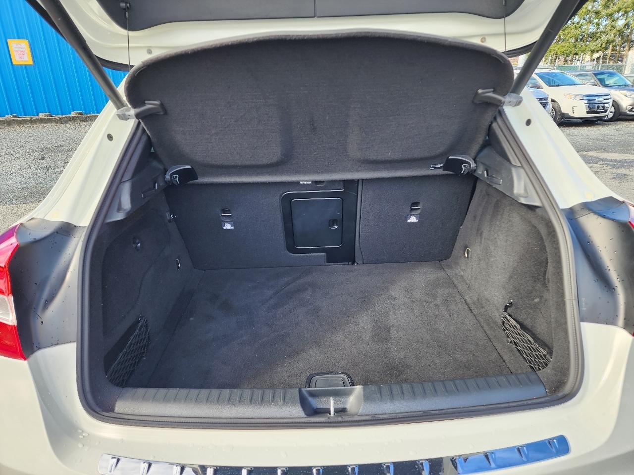 Mercedes-Benz GLA  2017