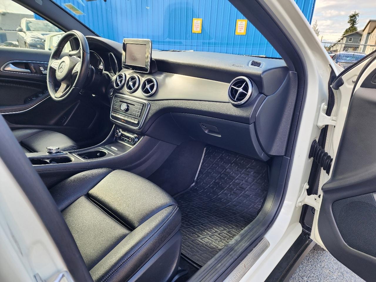 Mercedes-Benz GLA  2017