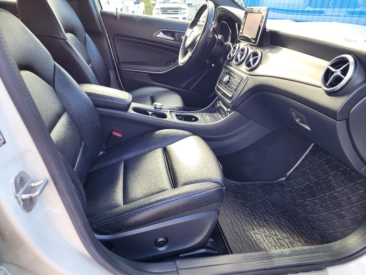 Mercedes-Benz GLA  2017