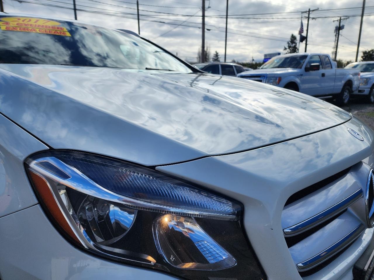 Mercedes-Benz GLA  2017