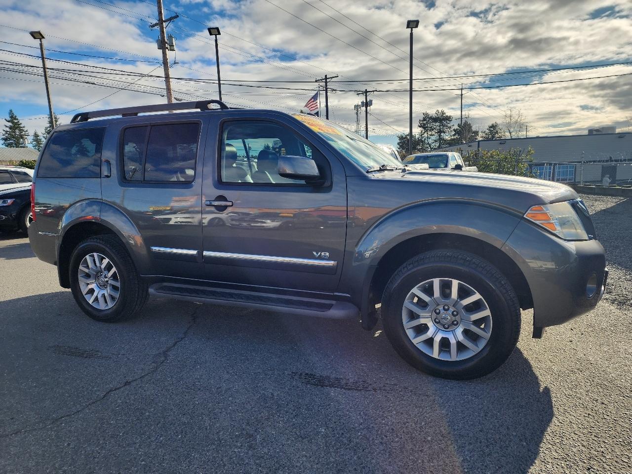 Nissan Pathfinder 4WD 4dr V8 LE 2008