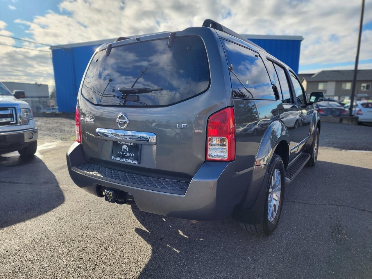 Nissan Pathfinder 4WD 4dr V8 LE 2008